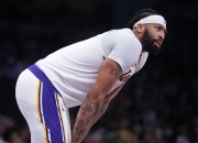 熊猫体育-浓眉哥连续五场比赛得分超过突破纪录，瑞士队挑战极限！的简单介绍