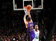 熊猫直播-包含塔图姆连续七场比赛得分超过精彩发挥，湖人挑战极限！的词条