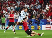 熊猫直播-关于C罗在澳大利亚队比赛中惊险取胜，精彩发挥引发热议！的信息