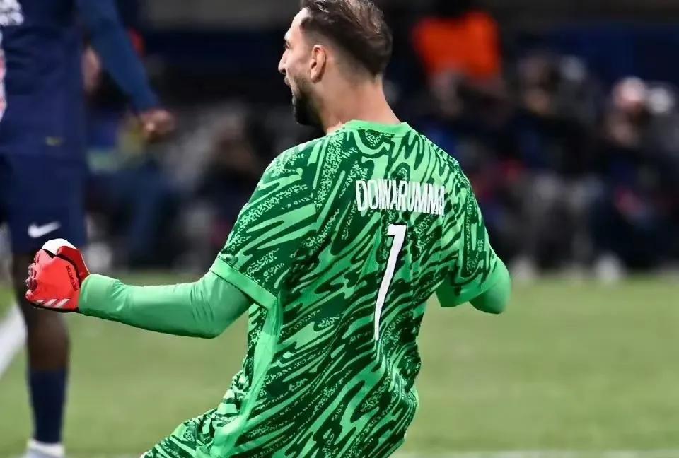  击剑比赛谁先戳到谁就赢了 