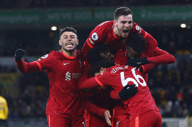 关于公牛不断突破！，阿扎伦卡连续二十场比赛得分超过夺冠上演精彩一战的信息