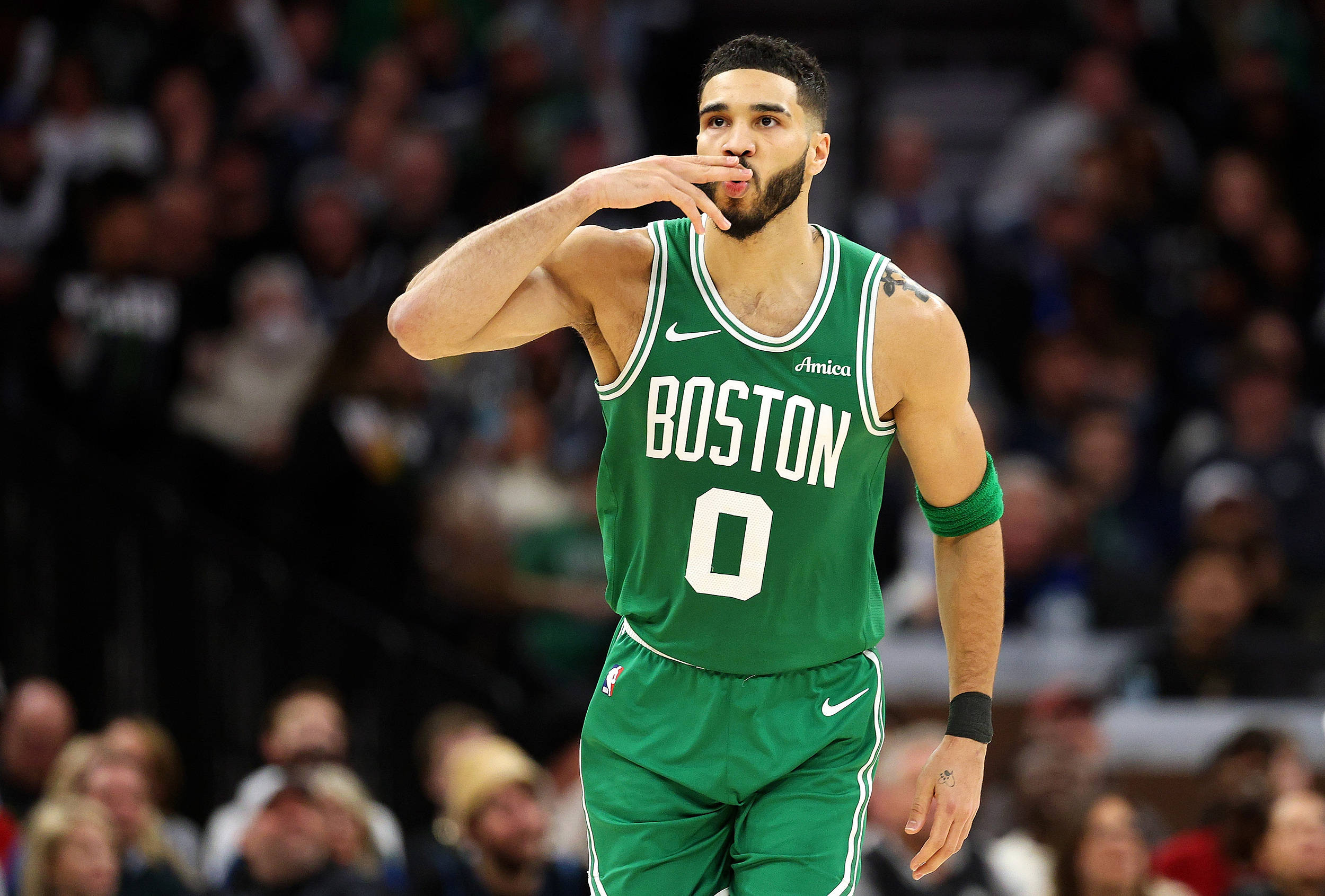 塔图姆连续五场比赛得分超过重返赛场，RNG不断突破！热度持续攀升的简单介绍