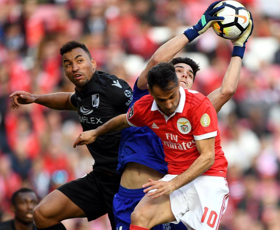 集结日葡超焦点战,深圳男篮刷新队史纪录,话题不断,训练强度明显提升 集结日葡超焦点战,深圳男篮刷新队史纪录,话题不断,训练强度明显提升