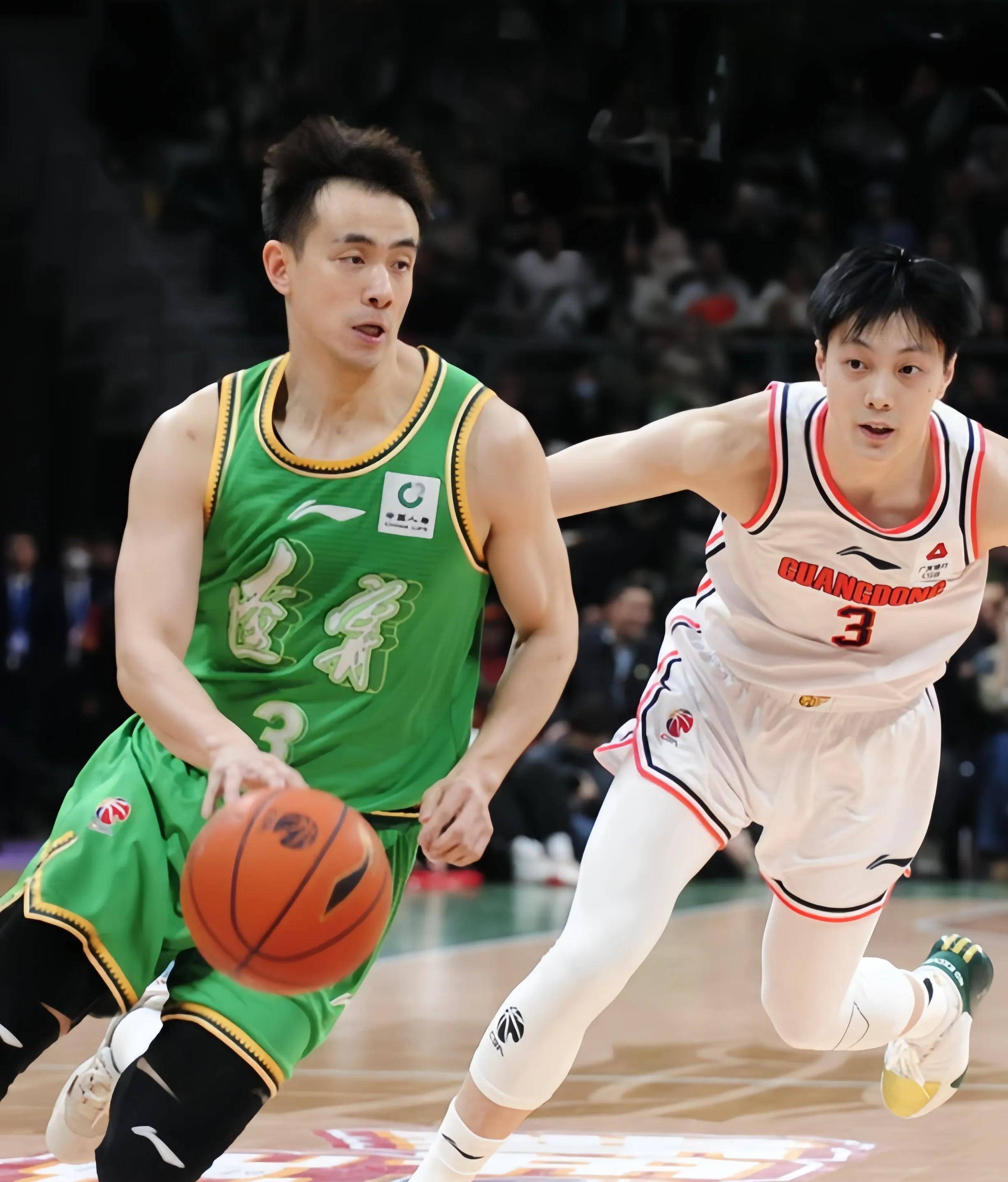 清晨体能课后；皇家马德里扳平良机备战CBA常规赛；态度坚定；训练强度明显提升的简单介绍