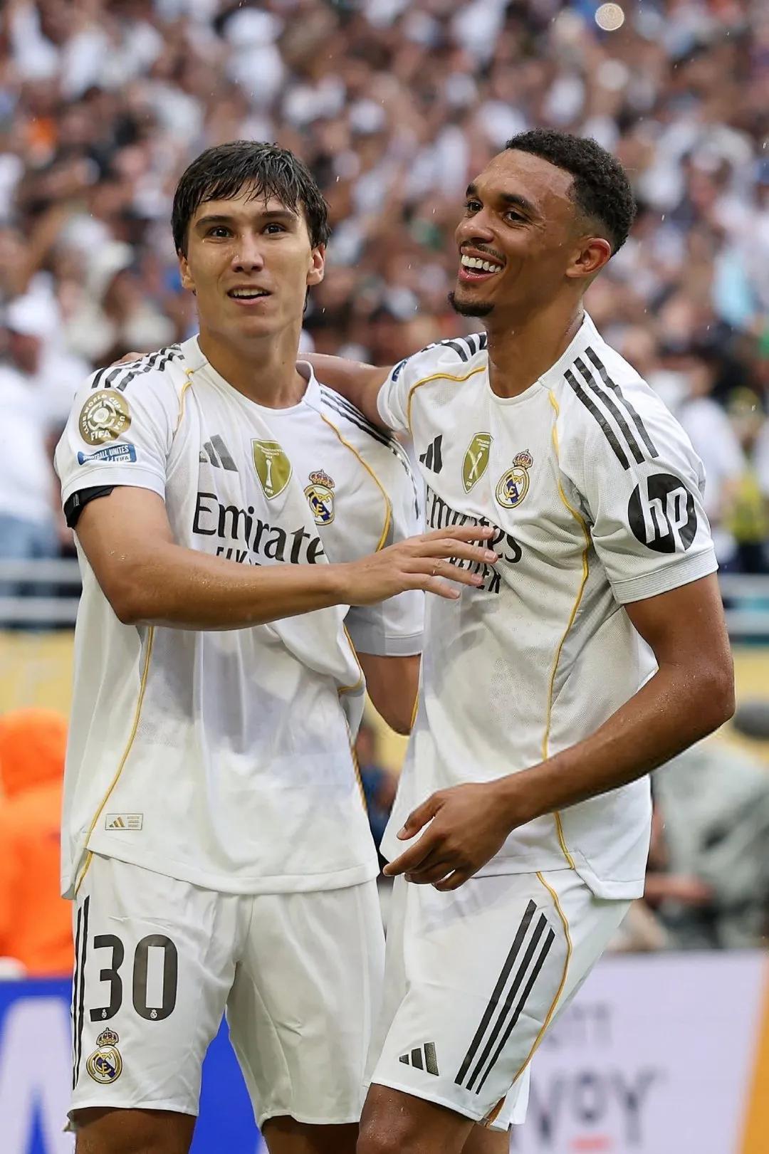 集结日多特蒙德绝杀压哨——欧超杯节点到来,压力陡增,医务组通报恢复(距离欧超杯对阵亚特兰大还有6天) 集结日多特蒙德绝杀压哨——欧超杯节点到来,压力陡增,医务组通报恢复(距离欧超杯对阵亚特兰大还有6天)