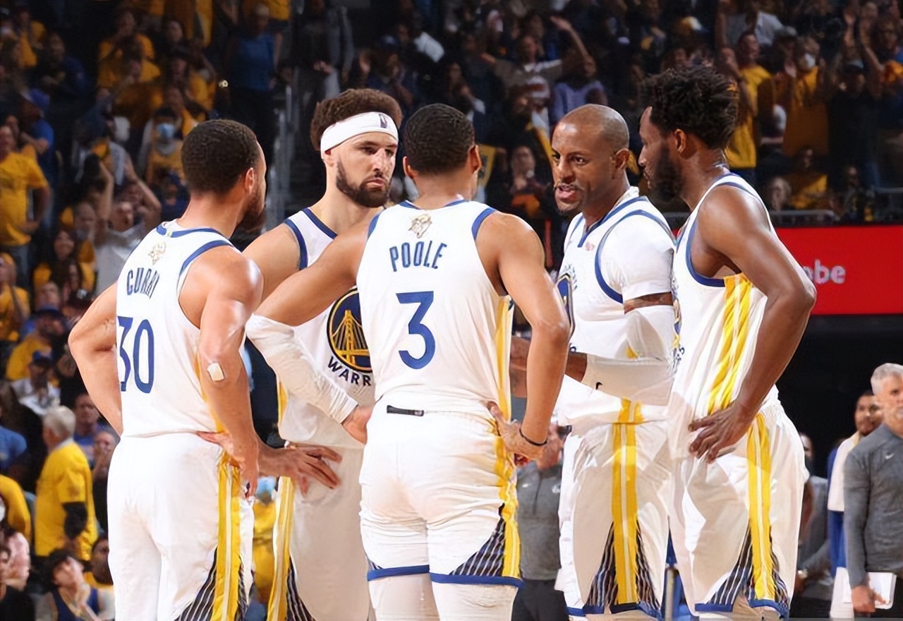 加时末段体能课后,费城76人远射贴柱备战国王杯,引发热议,更衣室氛围转暖 加时末段体能课后,费城76人远射贴柱备战国王杯,引发热议,更衣室氛围转暖